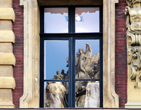 https://www.fenberg.fr/wp-content/uploads/2022/05/outdoor-architecture-wood-street-window-building-338052-pxhere.com_.jpg